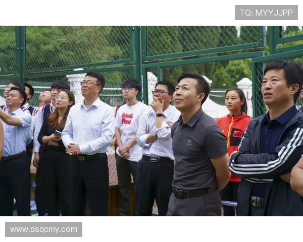 成都攀岩队团队协作能力提升创新高排名引发关注与赞誉