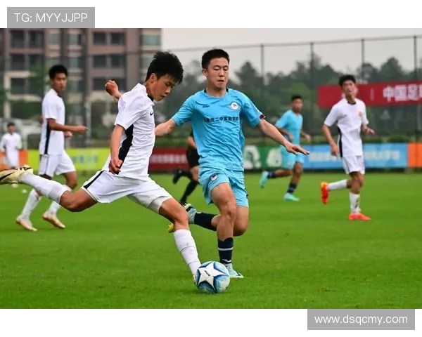 成都足球队的团队协作之道：如何在赛场上实现默契配合与共同进步